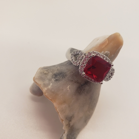 NEW Cubic Zirconia Elevated PAVE RED CRYSTAL Ring 8 Sterling Silver Plated - Picture 12 of 13